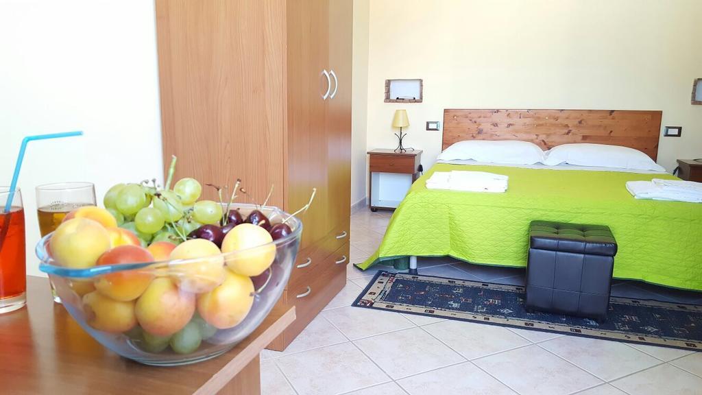Camere Con Terrazzino Valderice Bagian luar foto